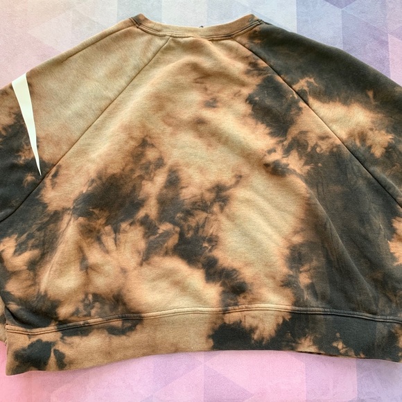 โ๏ธ Nike Cropped Sweater Crew Tie Dye - Picture 5 of 11